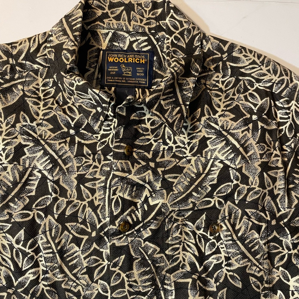 Woolrich Shirt Mens XL Collared Button Up Short Sleeve Hawaiian